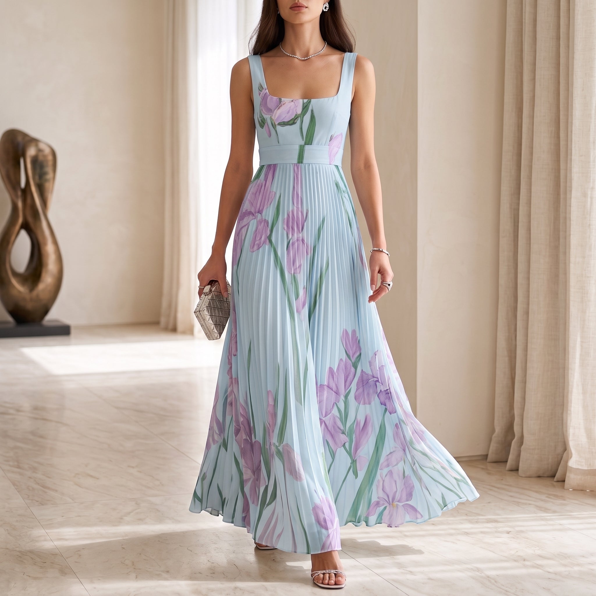 Iris —  Vestido Plisado Floral Escote Cuadrado, Colección Verano