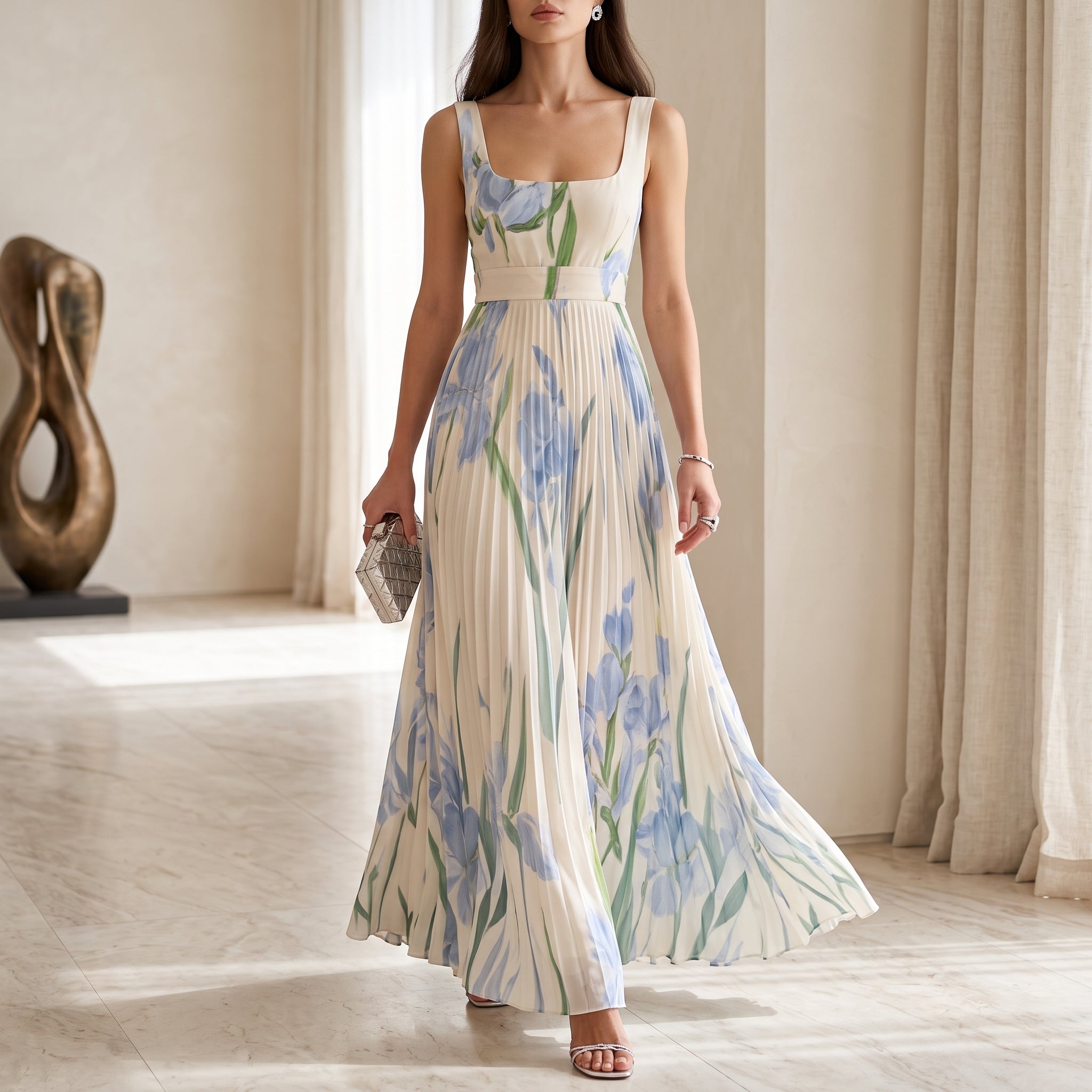 Iris —  Vestido Plisado Floral Escote Cuadrado, Colección Verano