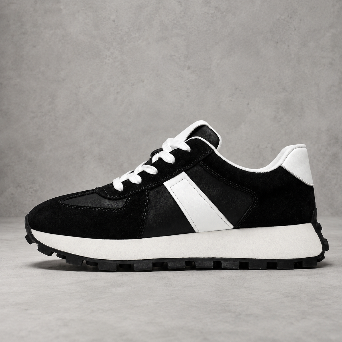 SNEAKER URBANO NEGRO +8CM